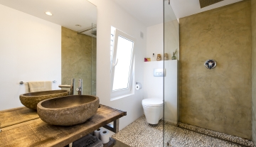 Resa Estates Ibiza tourist license santa eulalia te koop shower sink.jpg